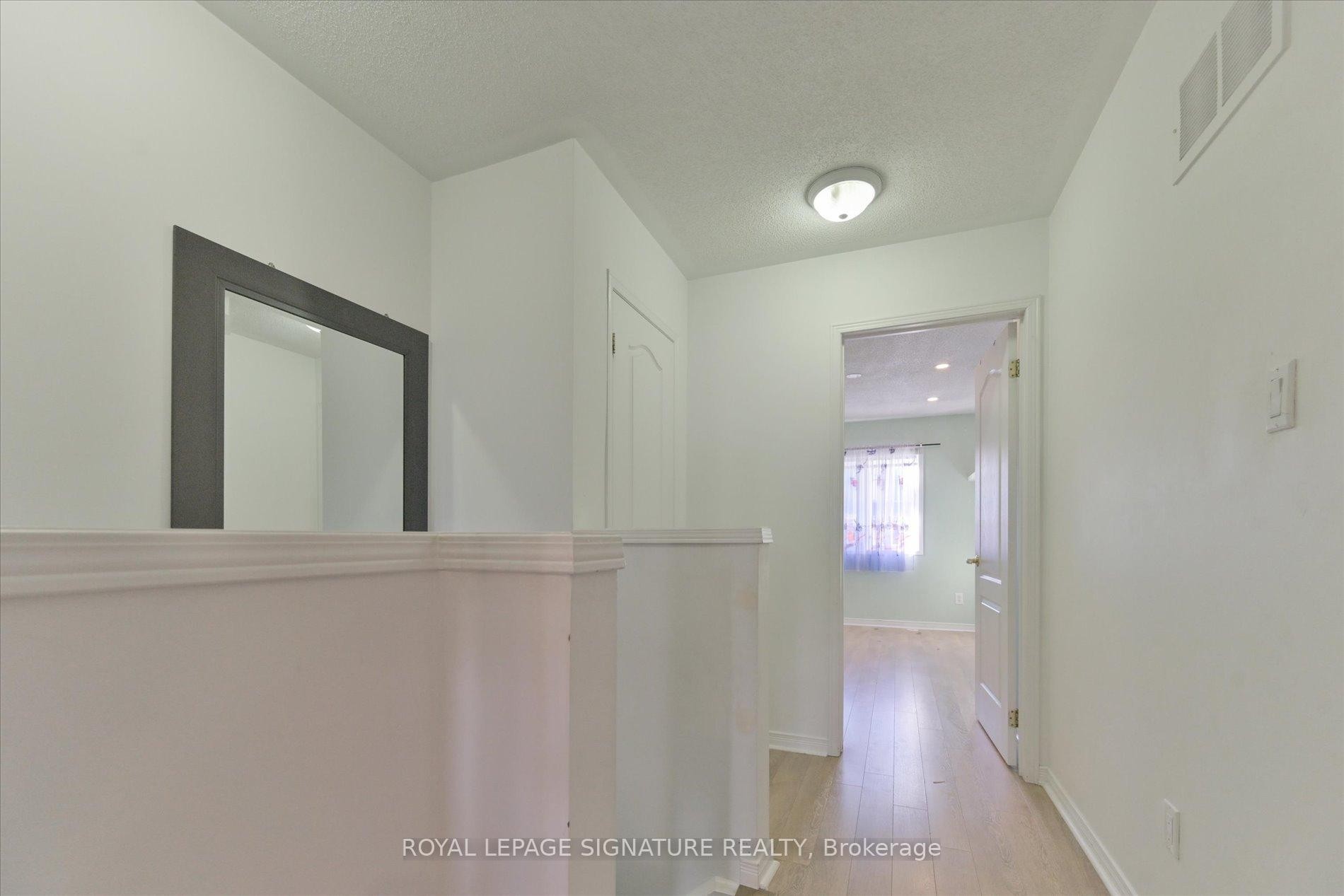 11-435 Hensal Circle, Mississauga, ON - Indoor Photo Showing Other Room