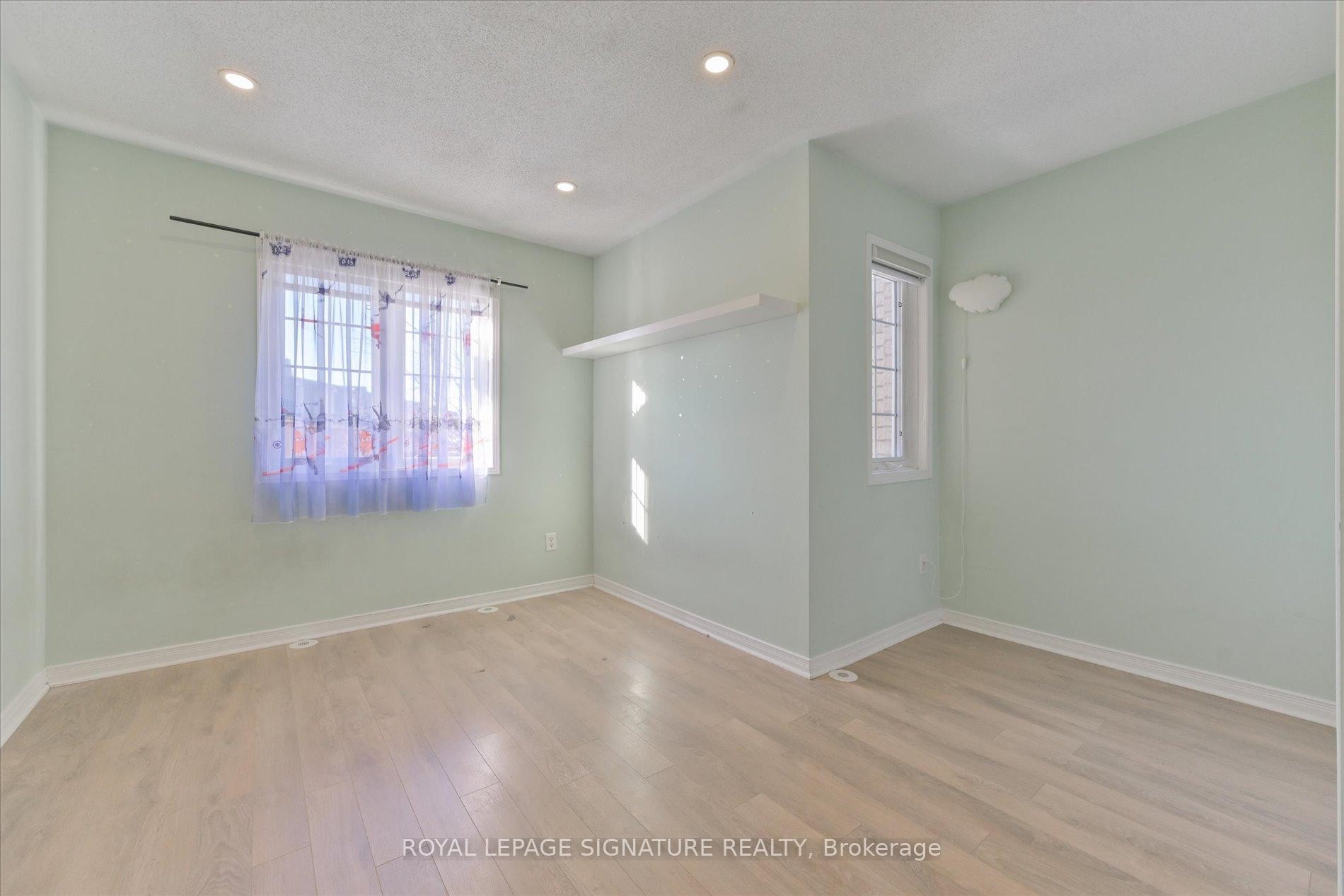 11-435 Hensal Circle, Mississauga, ON - Indoor Photo Showing Other Room