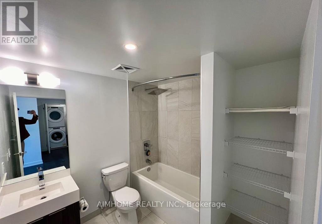 804 - 30 Samuel Wood Way, Toronto, ON - Indoor Photo Showing Bathroom