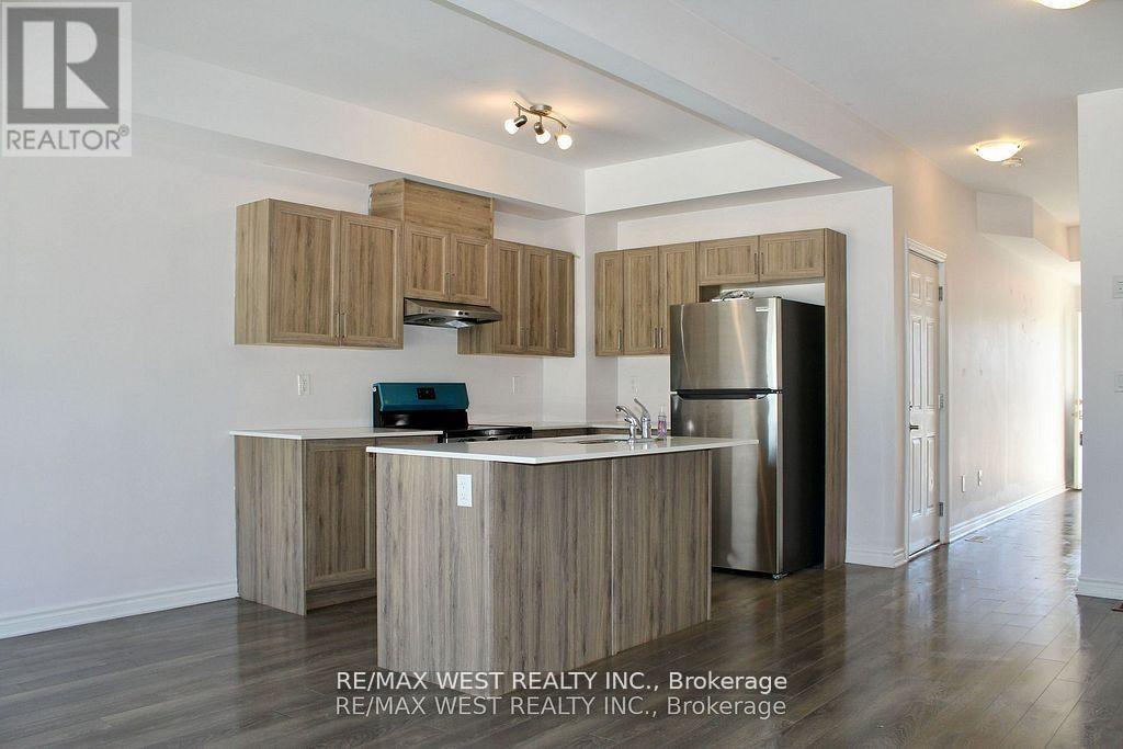 26 Glacier Crescent, Belleville, ON - Indoor Photo Showing Kitchen