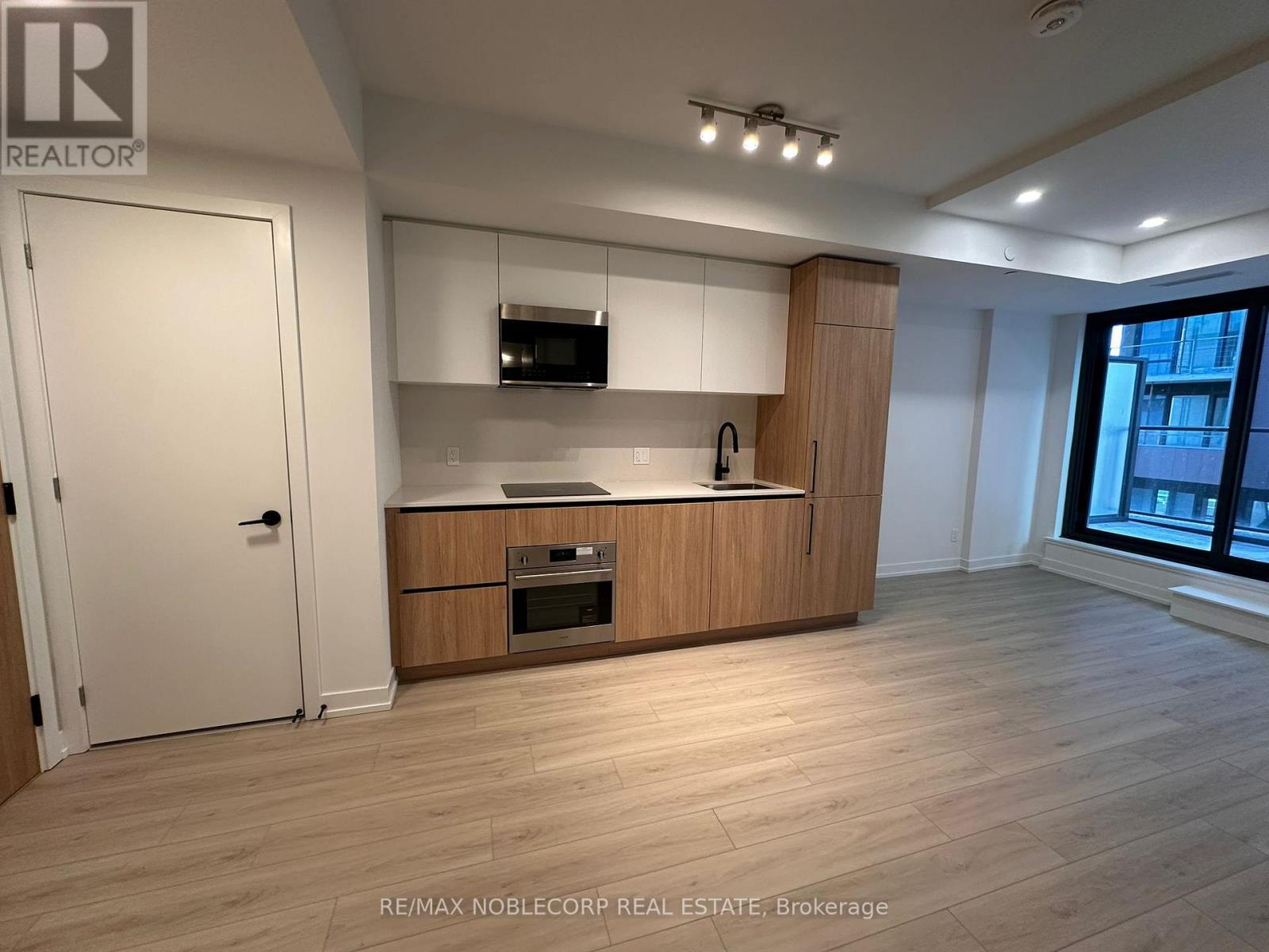 815 - 35 Parliament Street, Toronto, ON - Indoor