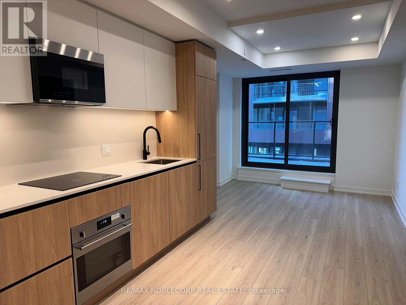 815 - 35 Parliament Street, Toronto, ON - Indoor Photo Showing Kitchen