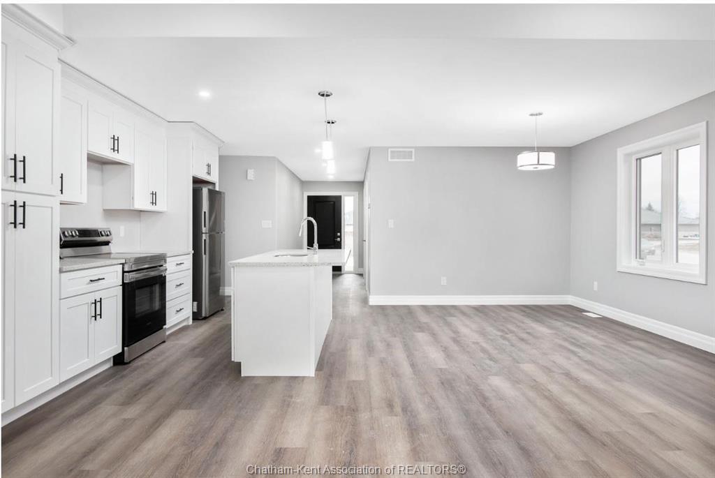 102 Kerr Avenue, Chatham, ON