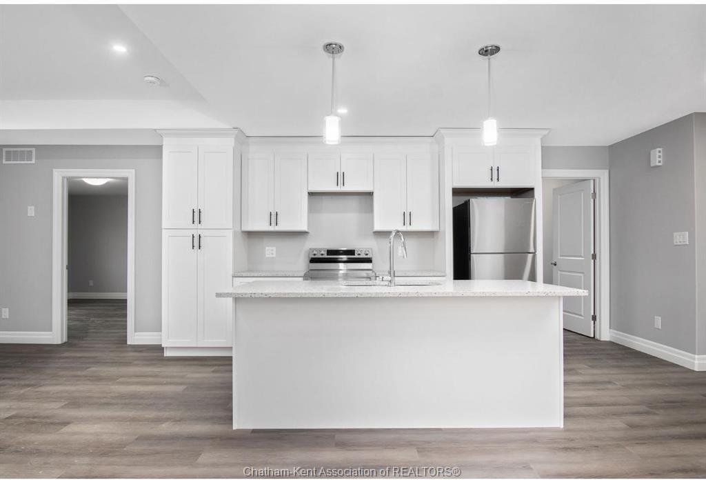 102 Kerr Avenue, Chatham, ON