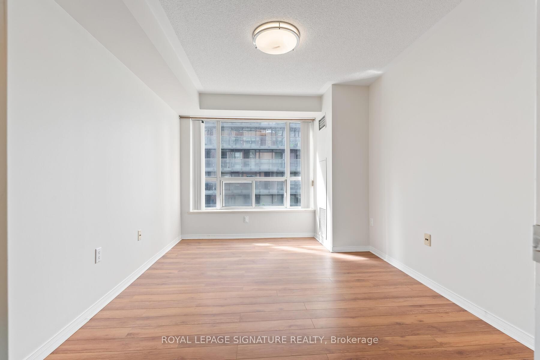 606-887 Bay Street, Toronto, ON - Indoor Photo Showing Other Room