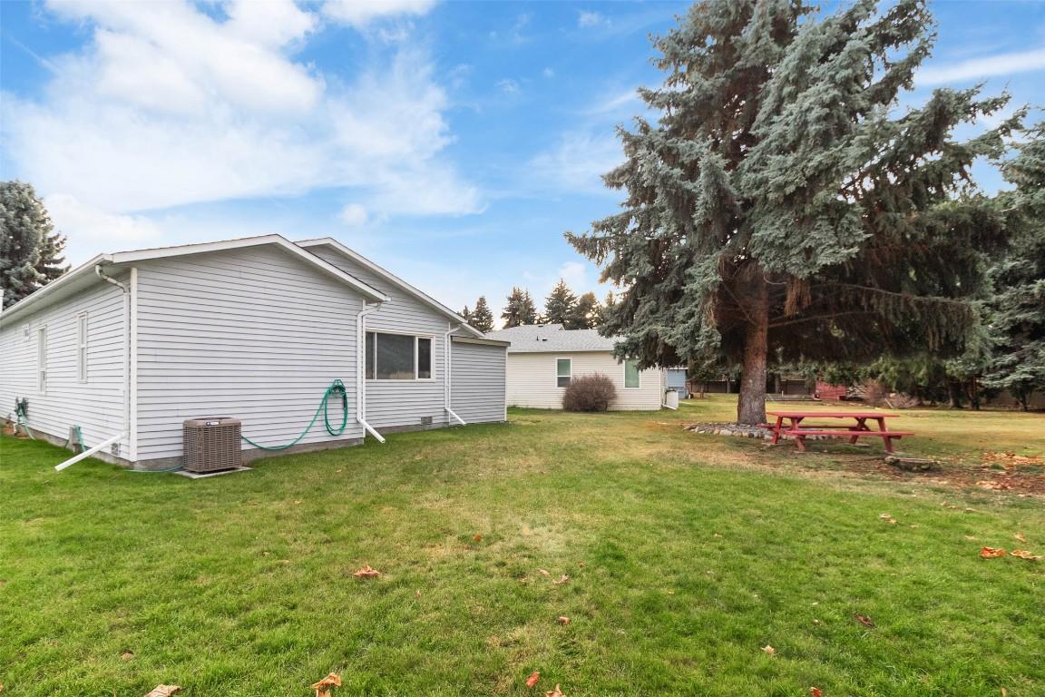 197-1255 Raymer Avenue, Kelowna, BC - Outdoor