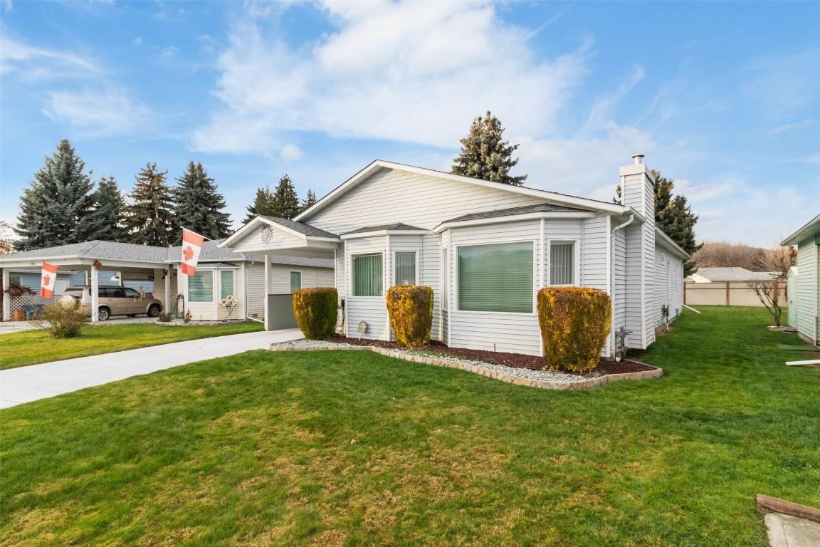 197-1255 Raymer Avenue, Kelowna, BC - Outdoor With Facade