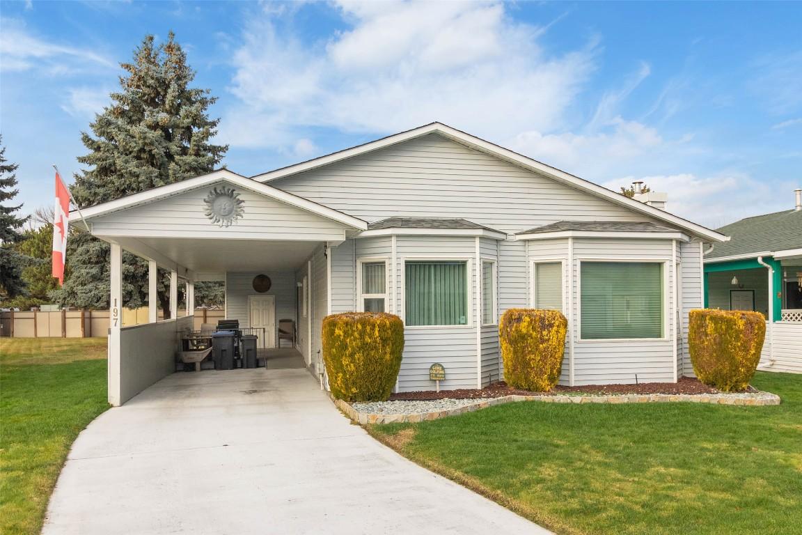 197-1255 Raymer Avenue, Kelowna, BC - Outdoor With Deck Patio Veranda With Facade