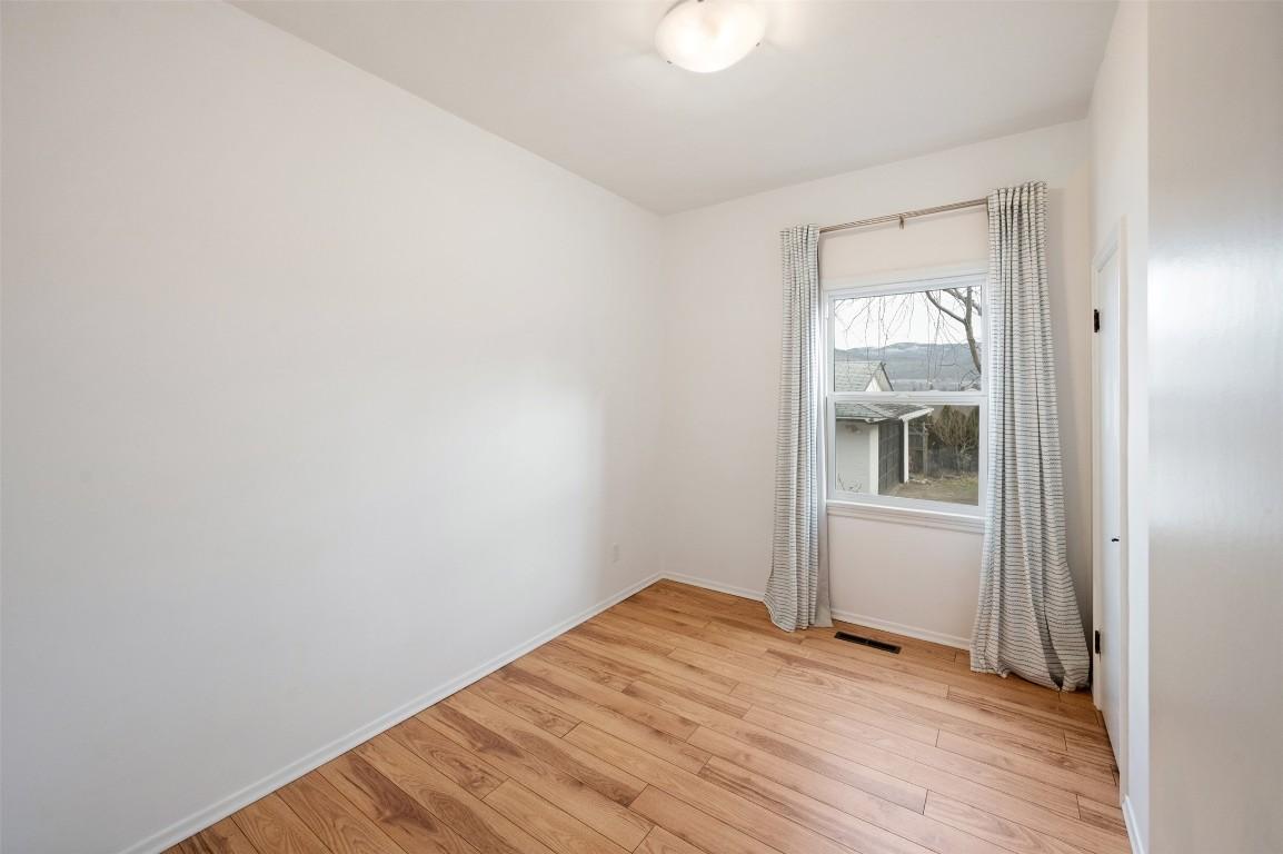 824 Road 2, Oliver, BC - Indoor Photo Showing Other Room