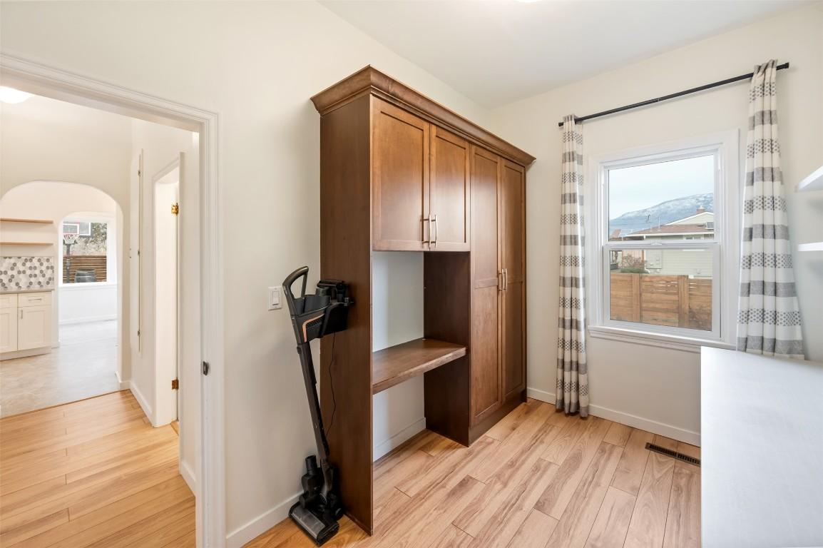 824 Road 2, Oliver, BC - Indoor Photo Showing Other Room