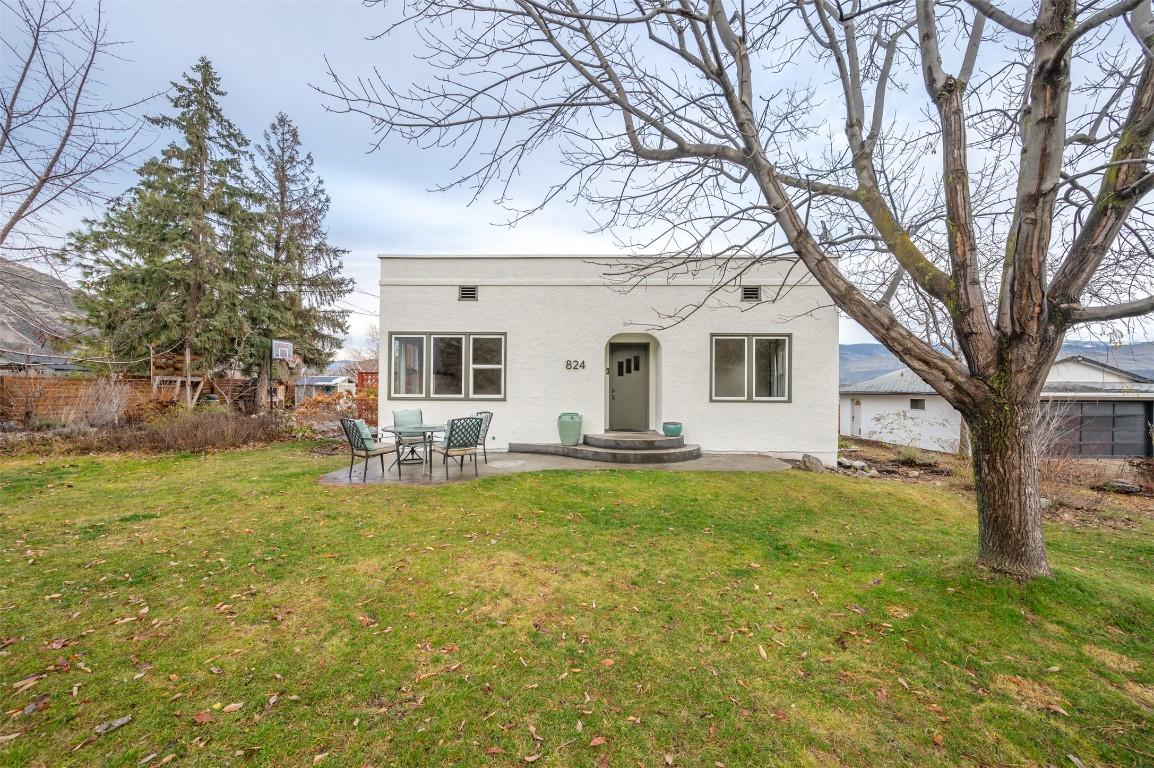 824 Road 2, Oliver, BC - Outdoor