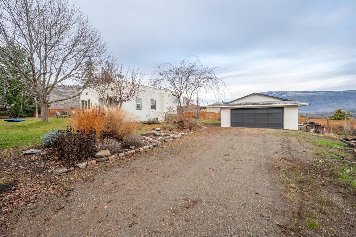824 Road 2, Oliver, BC - Outdoor