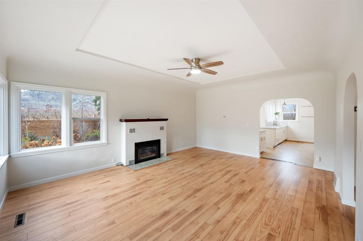 824 Road 2, Oliver, BC - Indoor With Fireplace