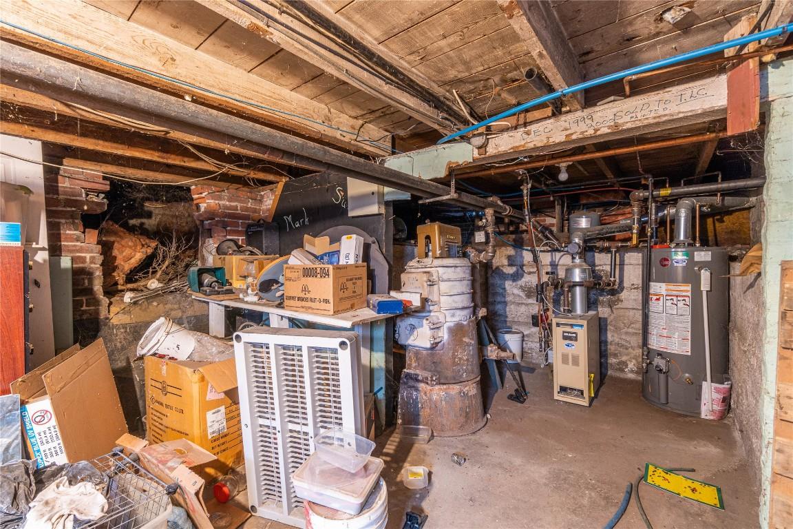 608 St Paul Street, Kamloops, BC - Indoor Photo Showing Basement