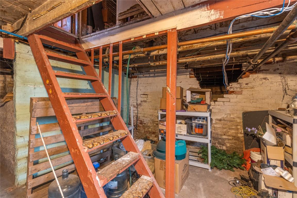 608 St Paul Street, Kamloops, BC - Indoor Photo Showing Other Room