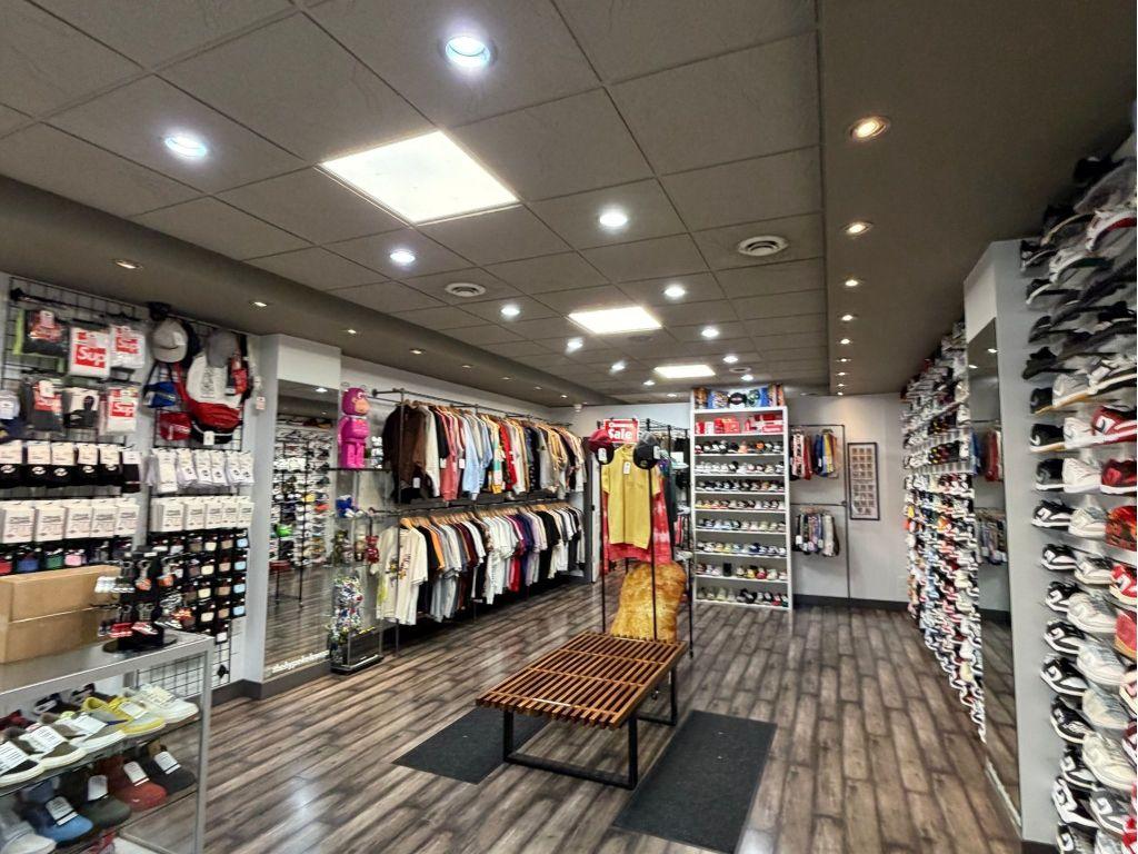 543 Bernard Avenue, Kelowna, BC