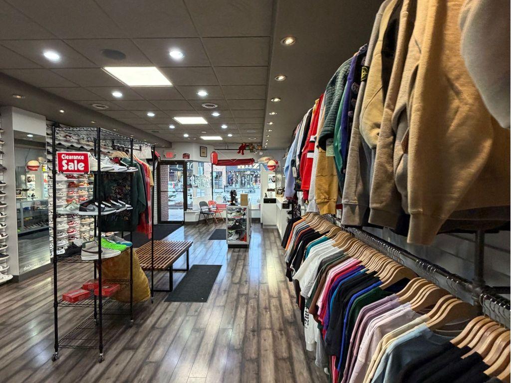 543 Bernard Avenue, Kelowna, BC