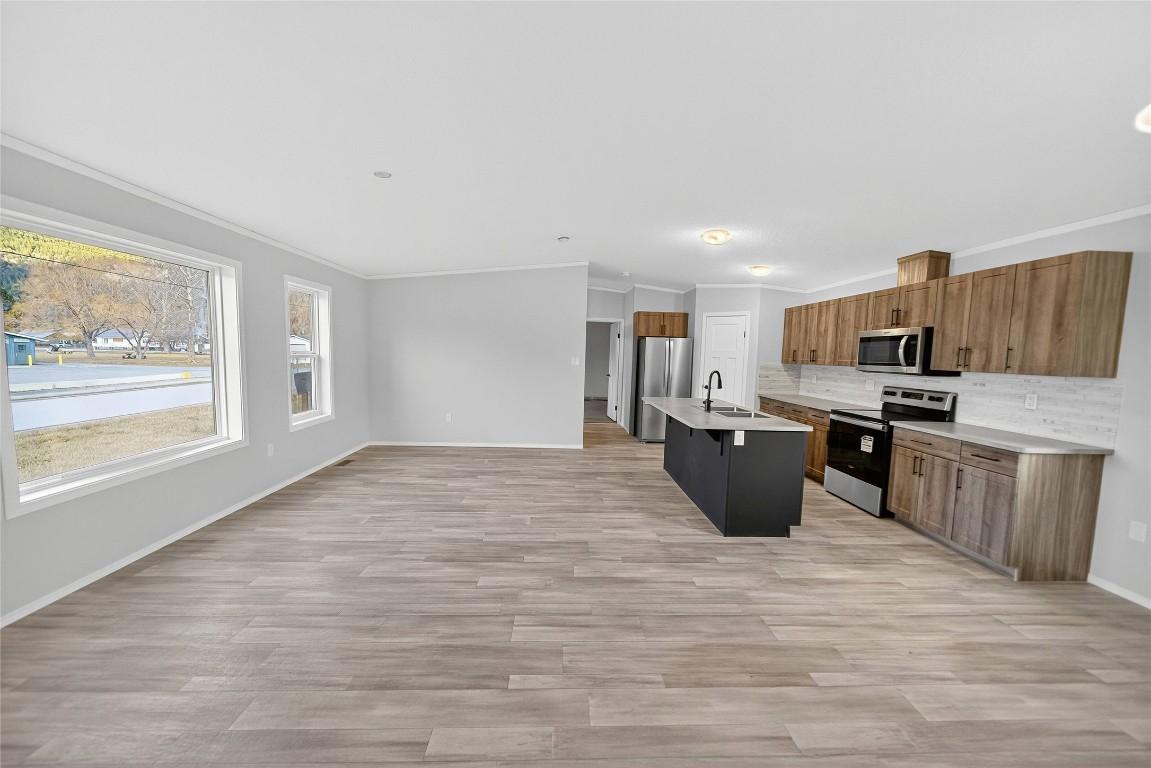 8948 Rundle Place, Canal Flats, BC