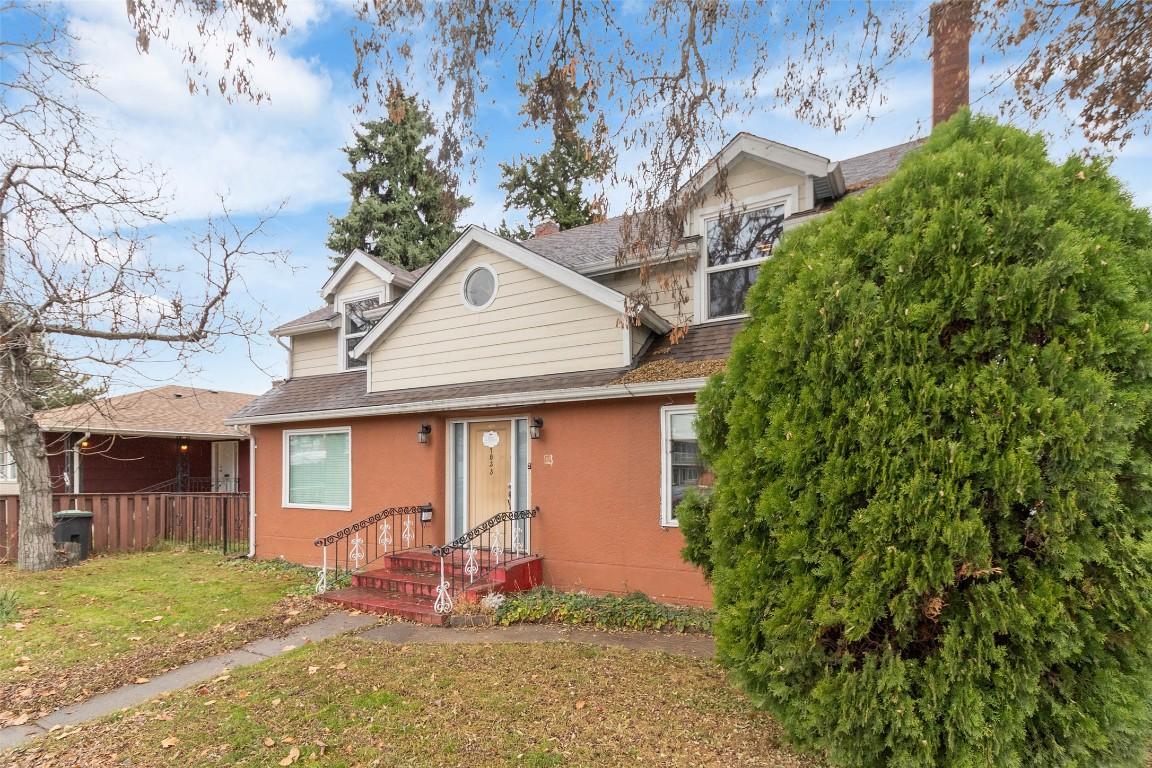 1033 Harvey Avenue, Kelowna, BC - Outdoor