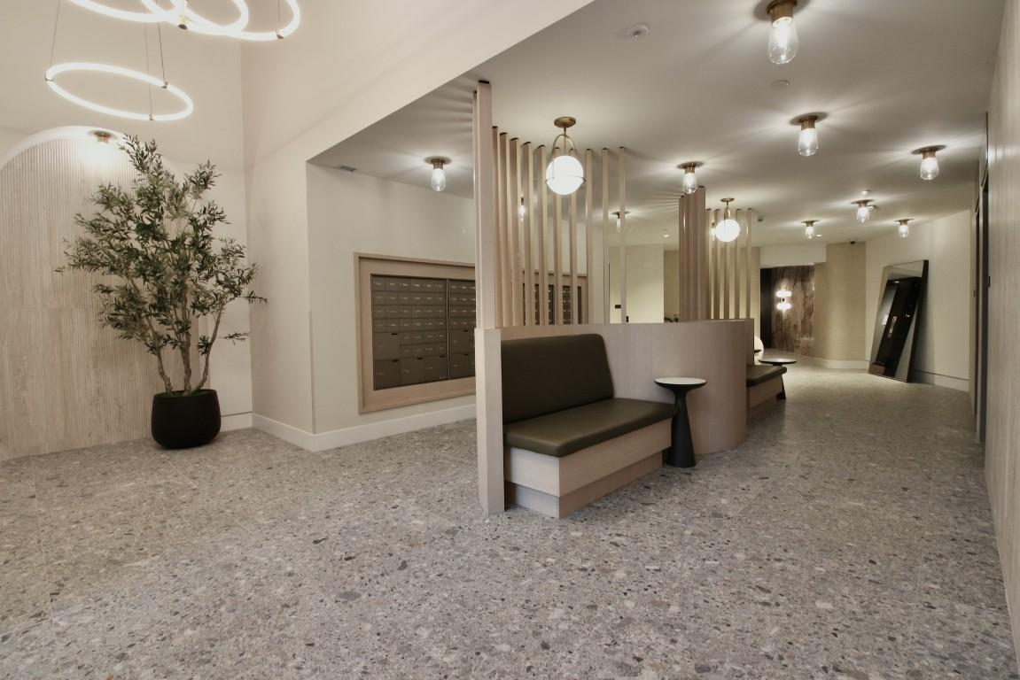 411-3340 Lakeshore Road, Kelowna, BC - Indoor Photo Showing Other Room