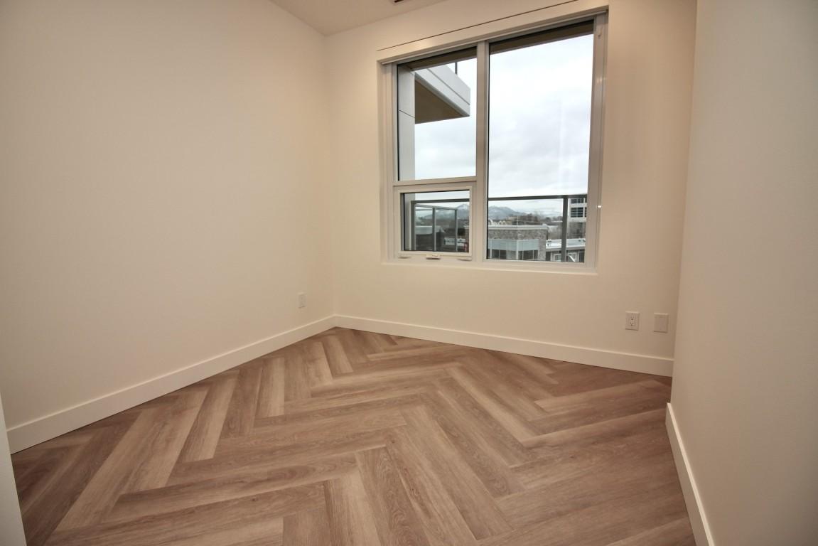 411-3340 Lakeshore Road, Kelowna, BC - Indoor Photo Showing Other Room