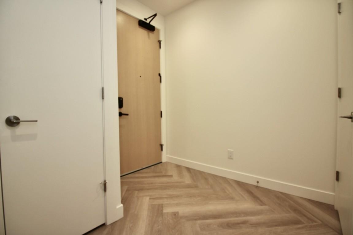 411-3340 Lakeshore Road, Kelowna, BC - Indoor Photo Showing Other Room