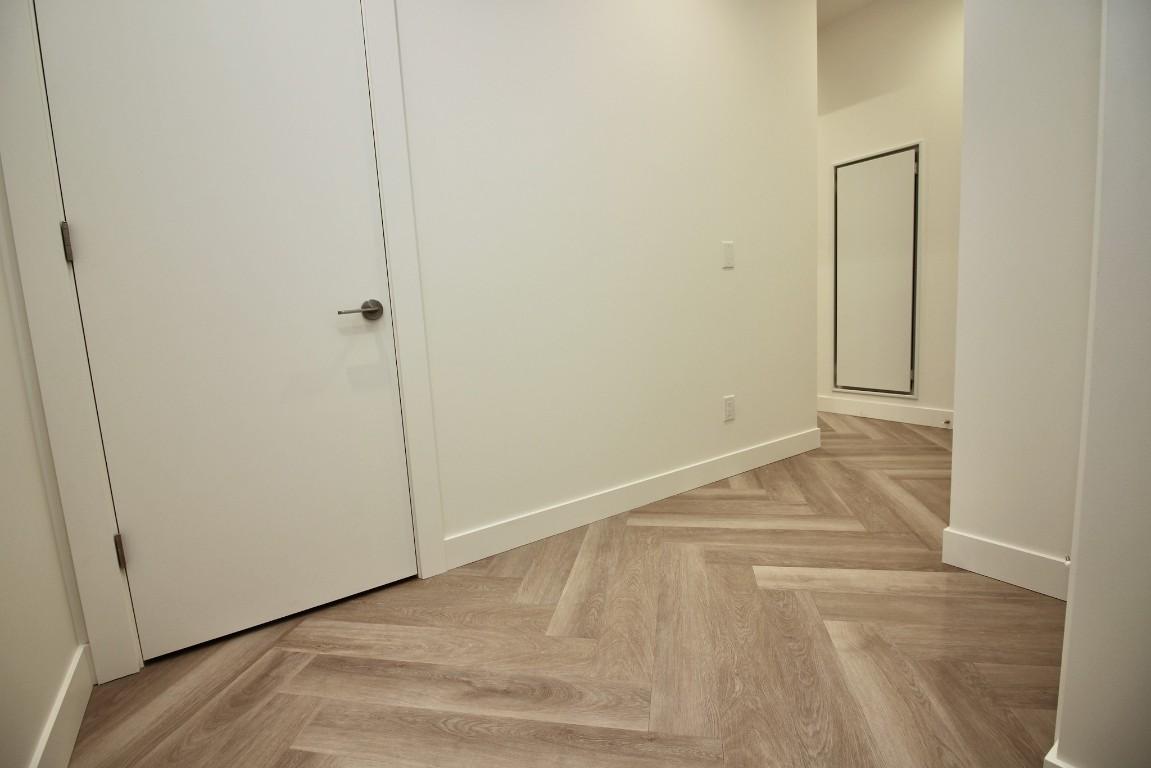 411-3340 Lakeshore Road, Kelowna, BC - Indoor Photo Showing Other Room