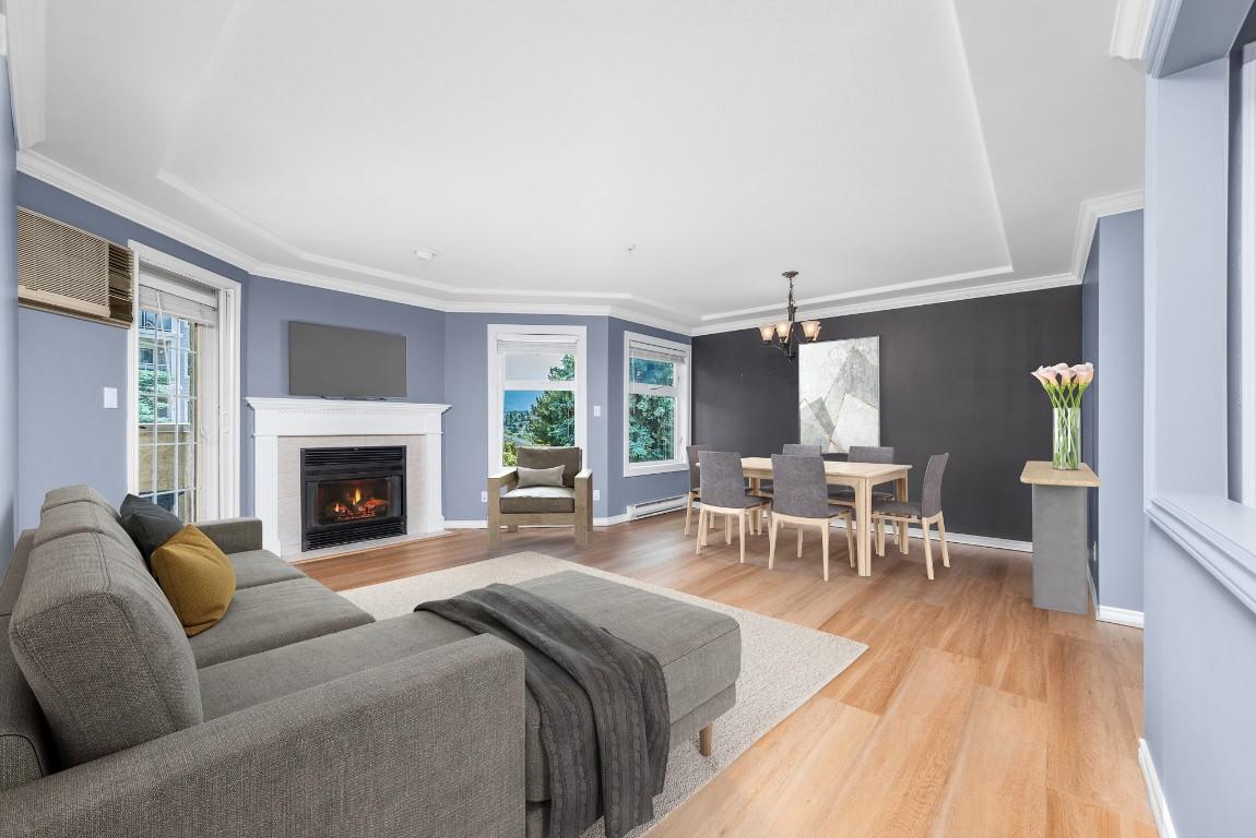 213-3300 Centennial Drive, Vernon, BC - Indoor Photo Showing Living Room With Fireplace