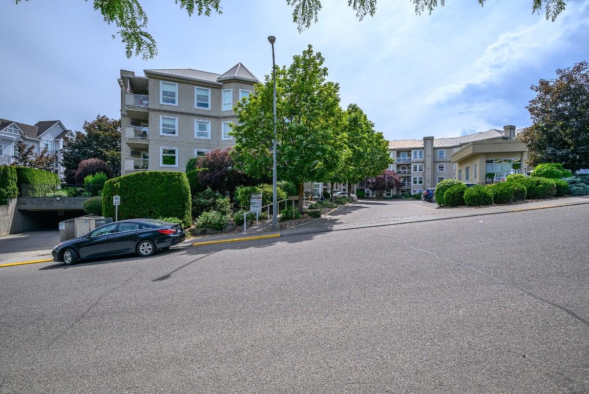 213-3300 Centennial Drive, Vernon, BC - Outdoor With Facade