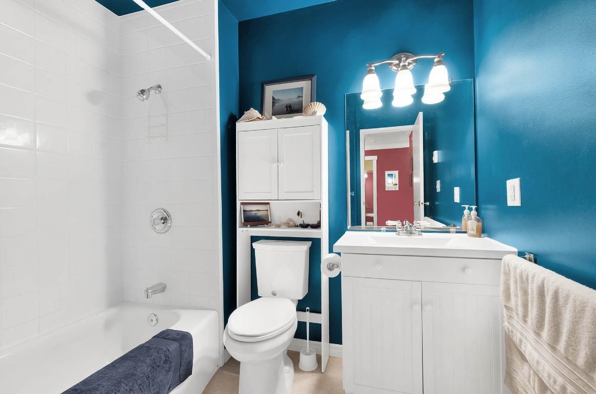 16-245 Park Drive, Clearwater, BC - Indoor Photo Showing Bathroom