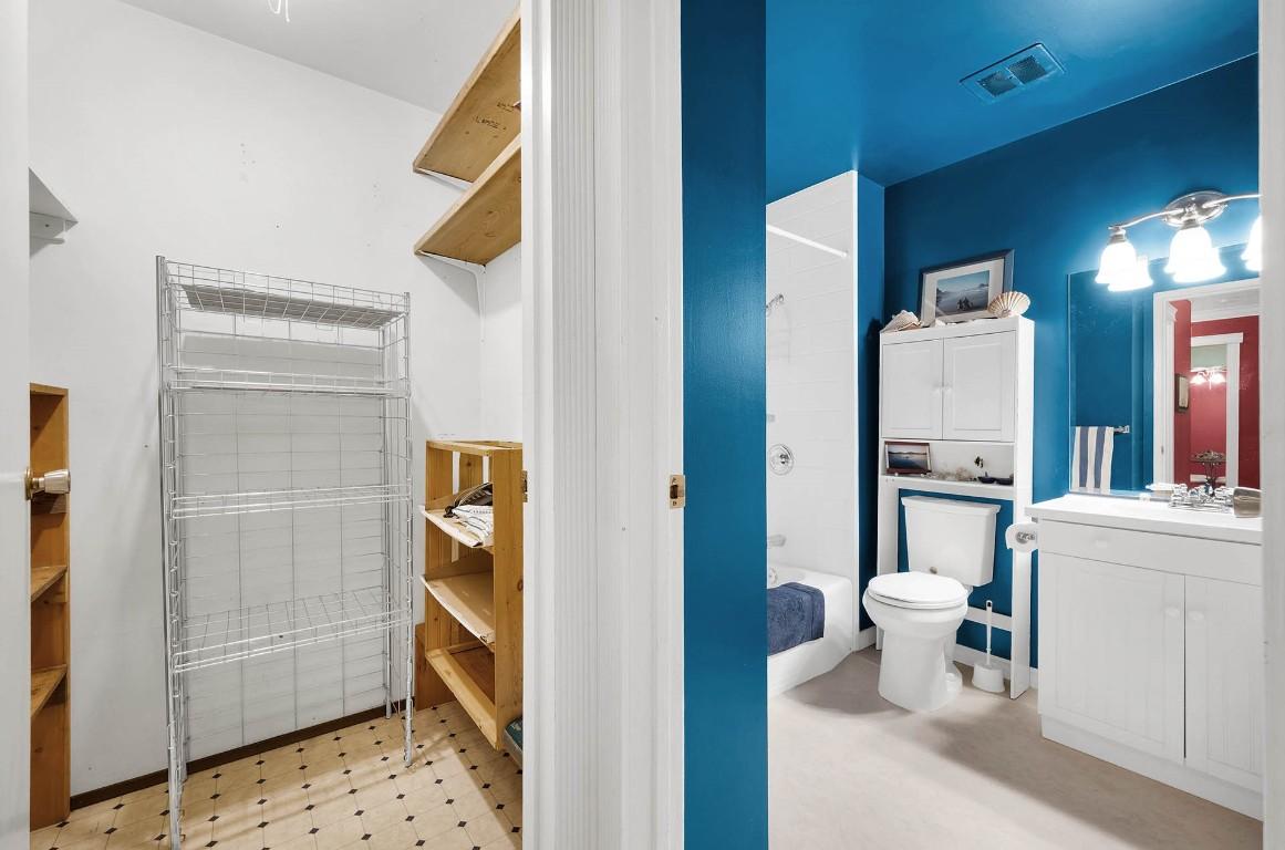 16-245 Park Drive, Clearwater, BC - Indoor Photo Showing Bathroom