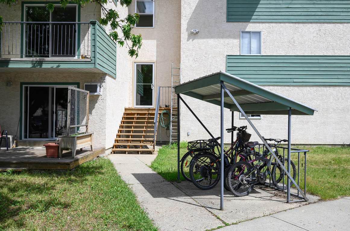 16-245 Park Drive, Clearwater, BC - Outdoor With Exterior