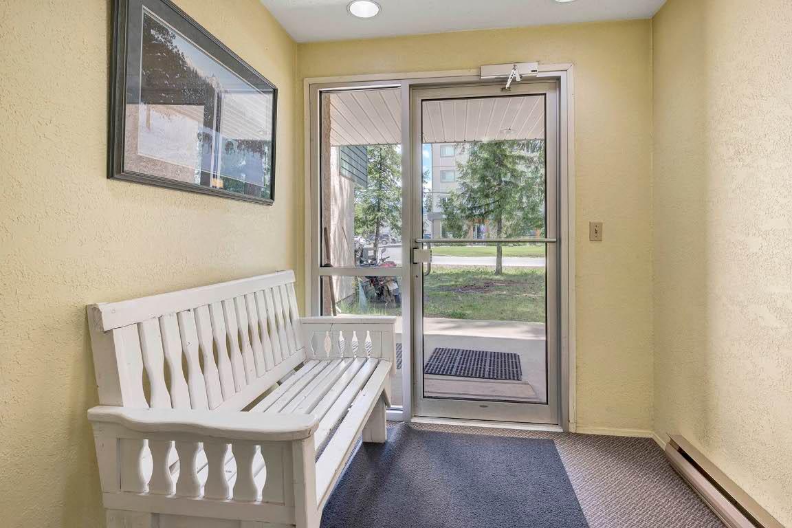 16-245 Park Drive, Clearwater, BC - Indoor Photo Showing Other Room