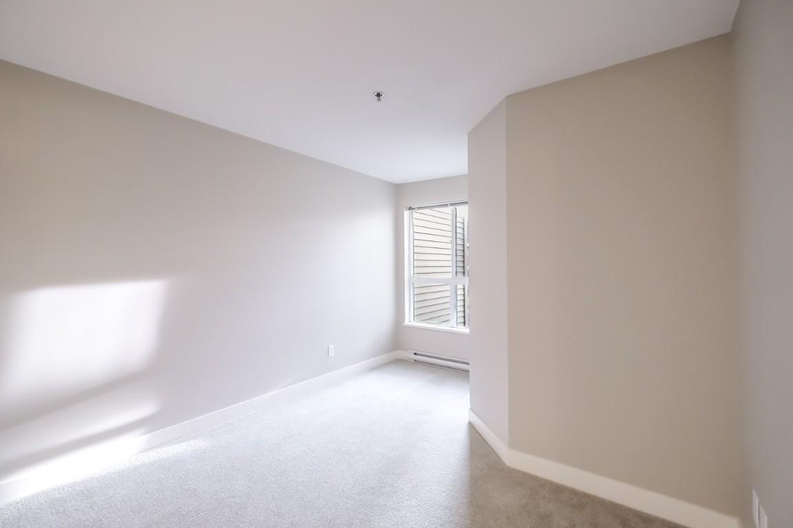 334-1099 Sunset Drive, Kelowna, BC - Indoor Photo Showing Other Room