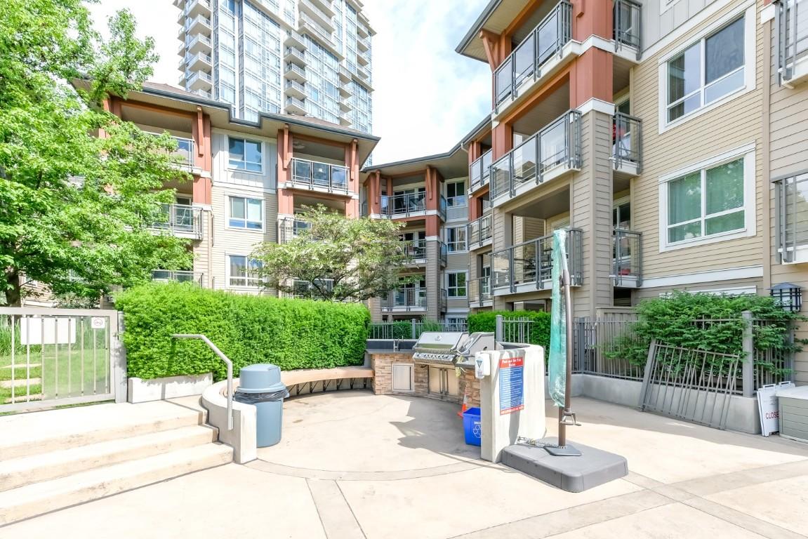 334-1099 Sunset Drive, Kelowna, BC - Outdoor