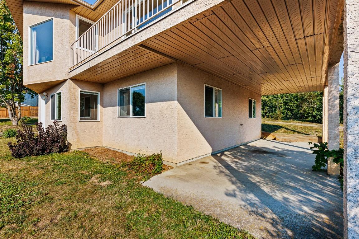 1701 Erickson Road, Creston, BC - Outdoor With Exterior