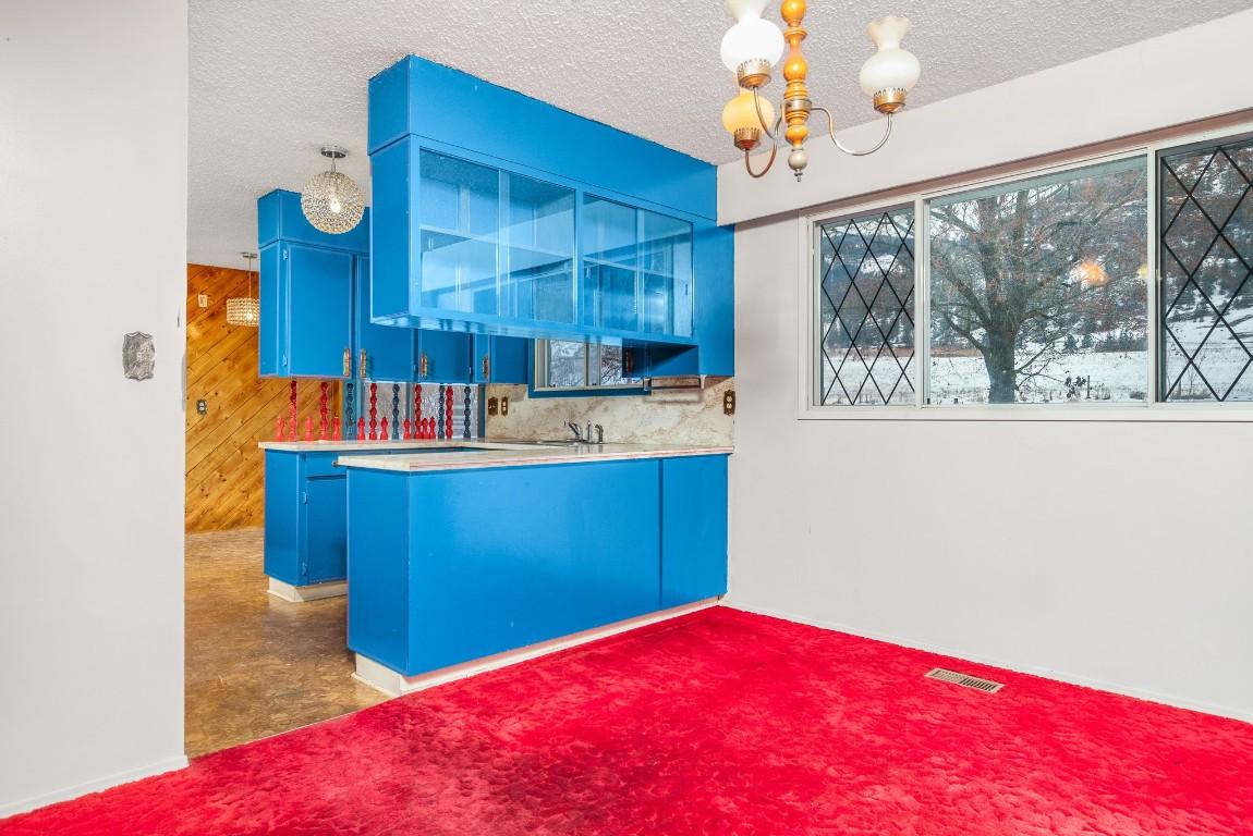 6920 Buchanan Road, Coldstream, BC - Indoor