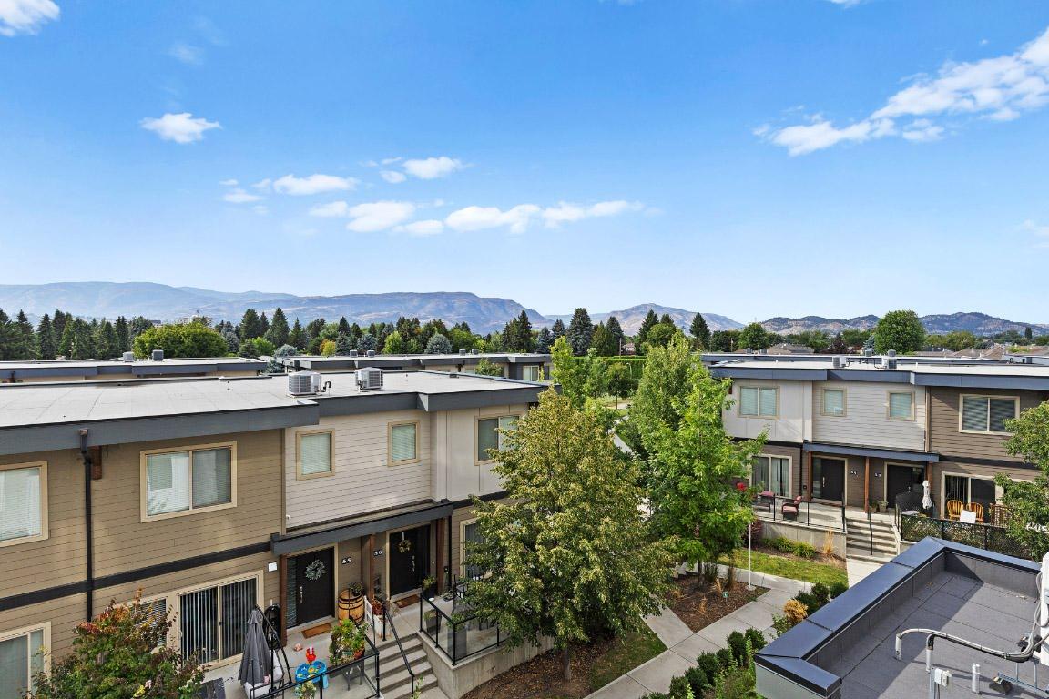 405-3634 Mission Springs Drive, Kelowna, BC - Outdoor With Deck Patio Veranda