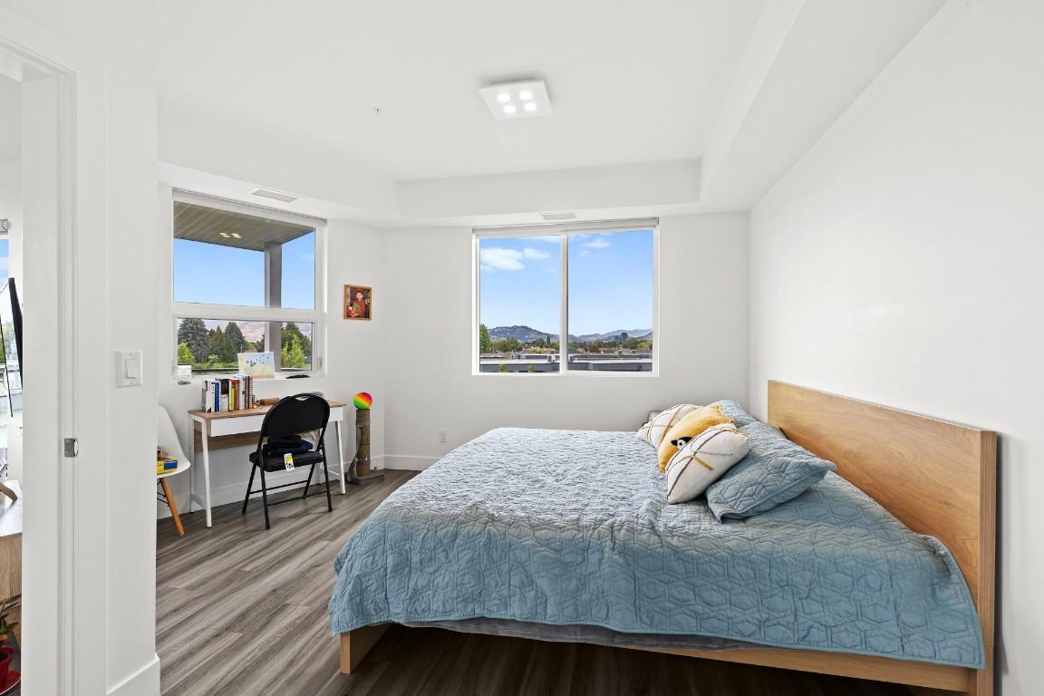 405-3634 Mission Springs Drive, Kelowna, BC - Indoor Photo Showing Bedroom