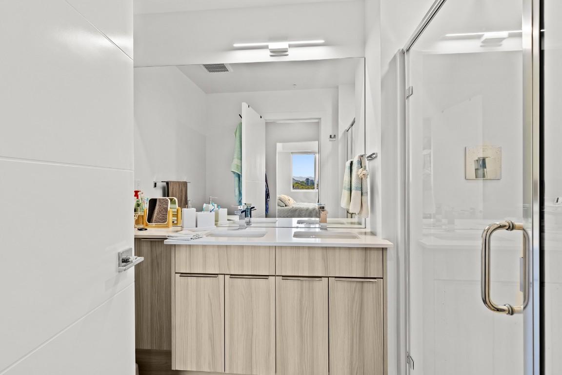 405-3634 Mission Springs Drive, Kelowna, BC - Indoor Photo Showing Bathroom