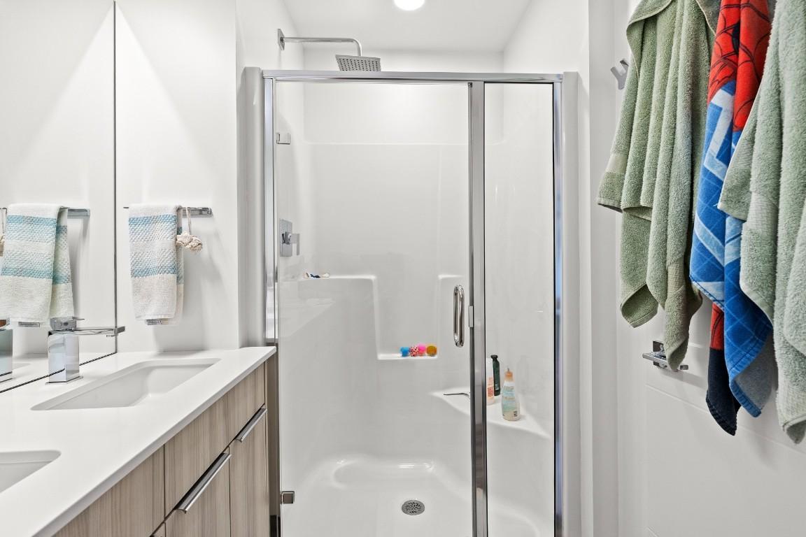 405-3634 Mission Springs Drive, Kelowna, BC - Indoor Photo Showing Bathroom