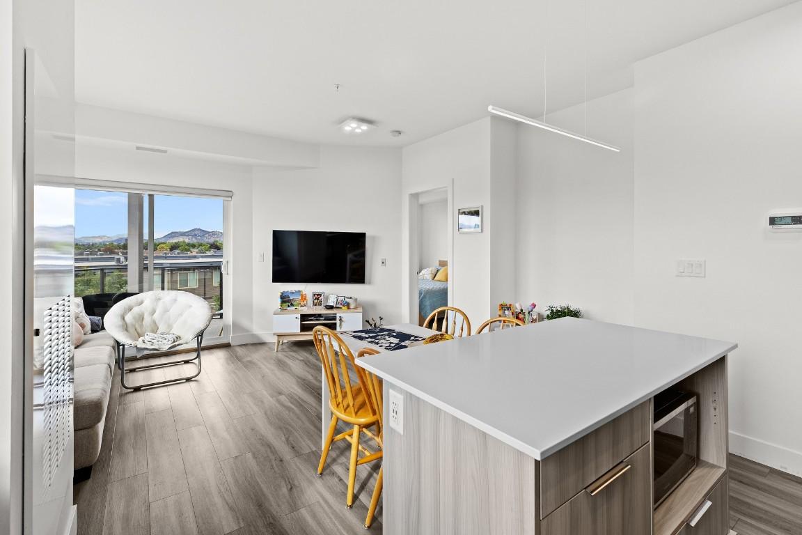 405-3634 Mission Springs Drive, Kelowna, BC - Indoor