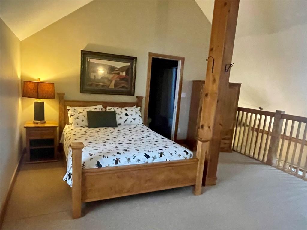 210-300 Stemwinder Drive, Kimberley, BC - Indoor Photo Showing Bedroom