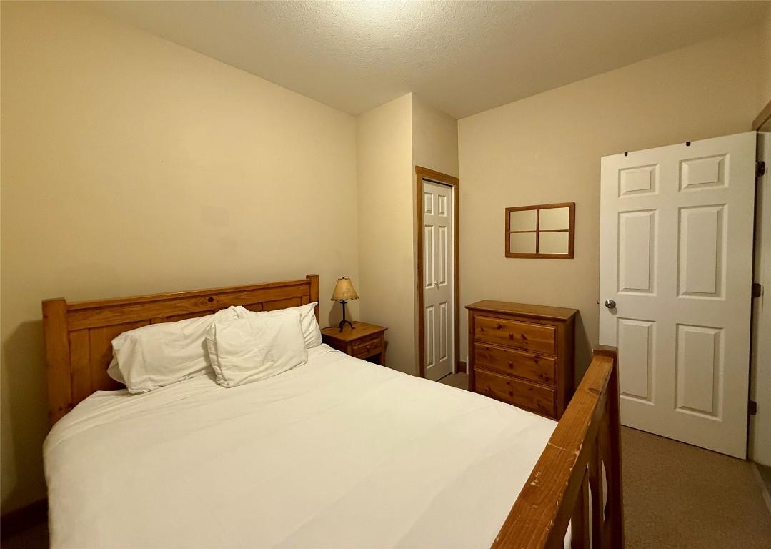 210-300 Stemwinder Drive, Kimberley, BC - Indoor Photo Showing Bedroom