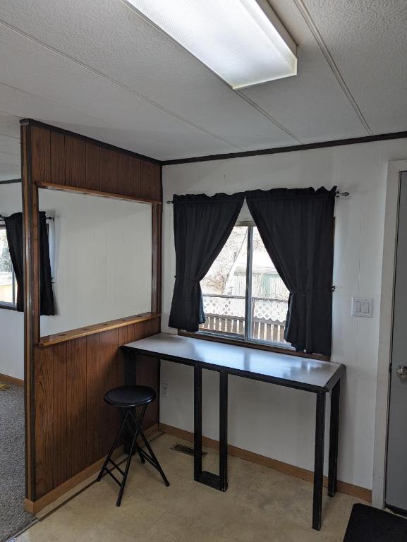 7-4395 Trans Canada Highway East Highway, Kamloops, BC