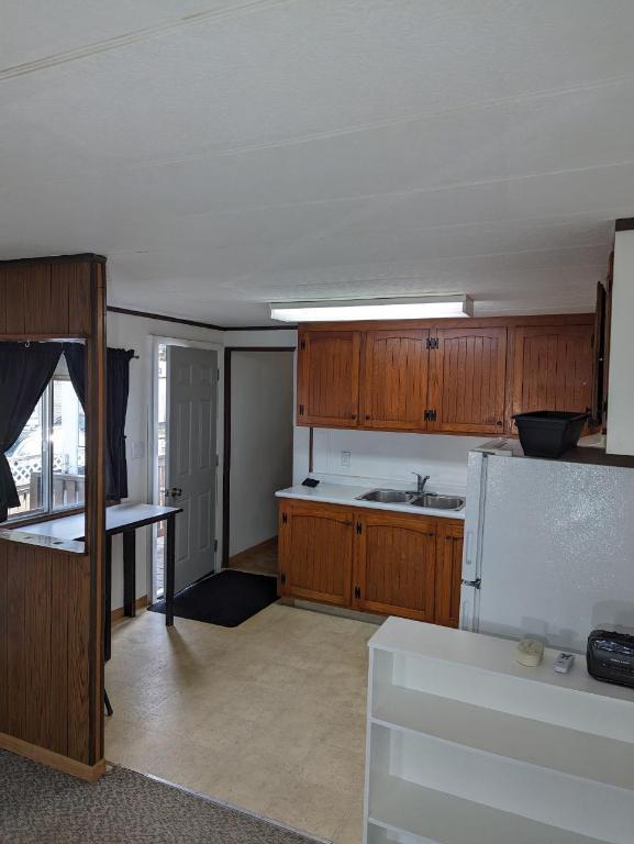 7-4395 Trans Canada Highway East Highway, Kamloops, BC