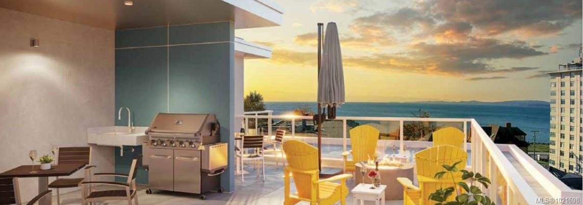 501-511 Rithet St, Victoria, BC - With Body Of Water