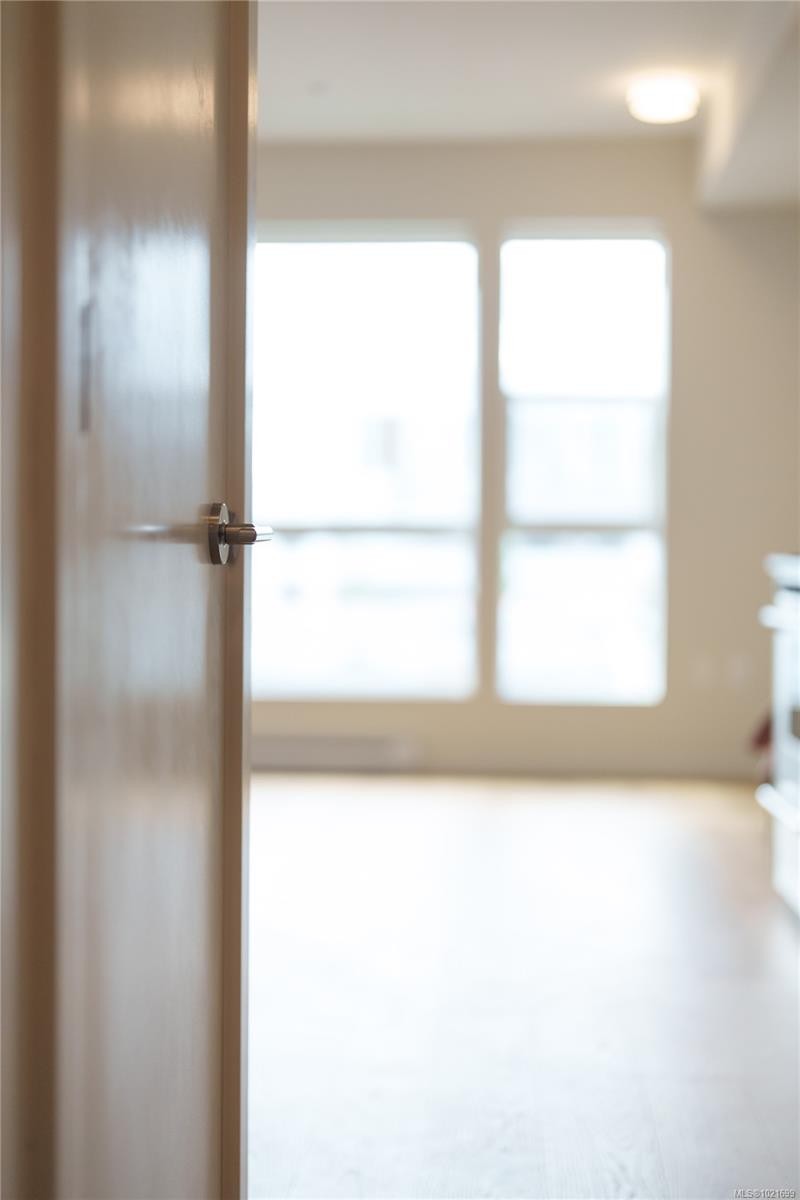 203-629 Speed Ave, Victoria, BC - Indoor Photo Showing Other Room