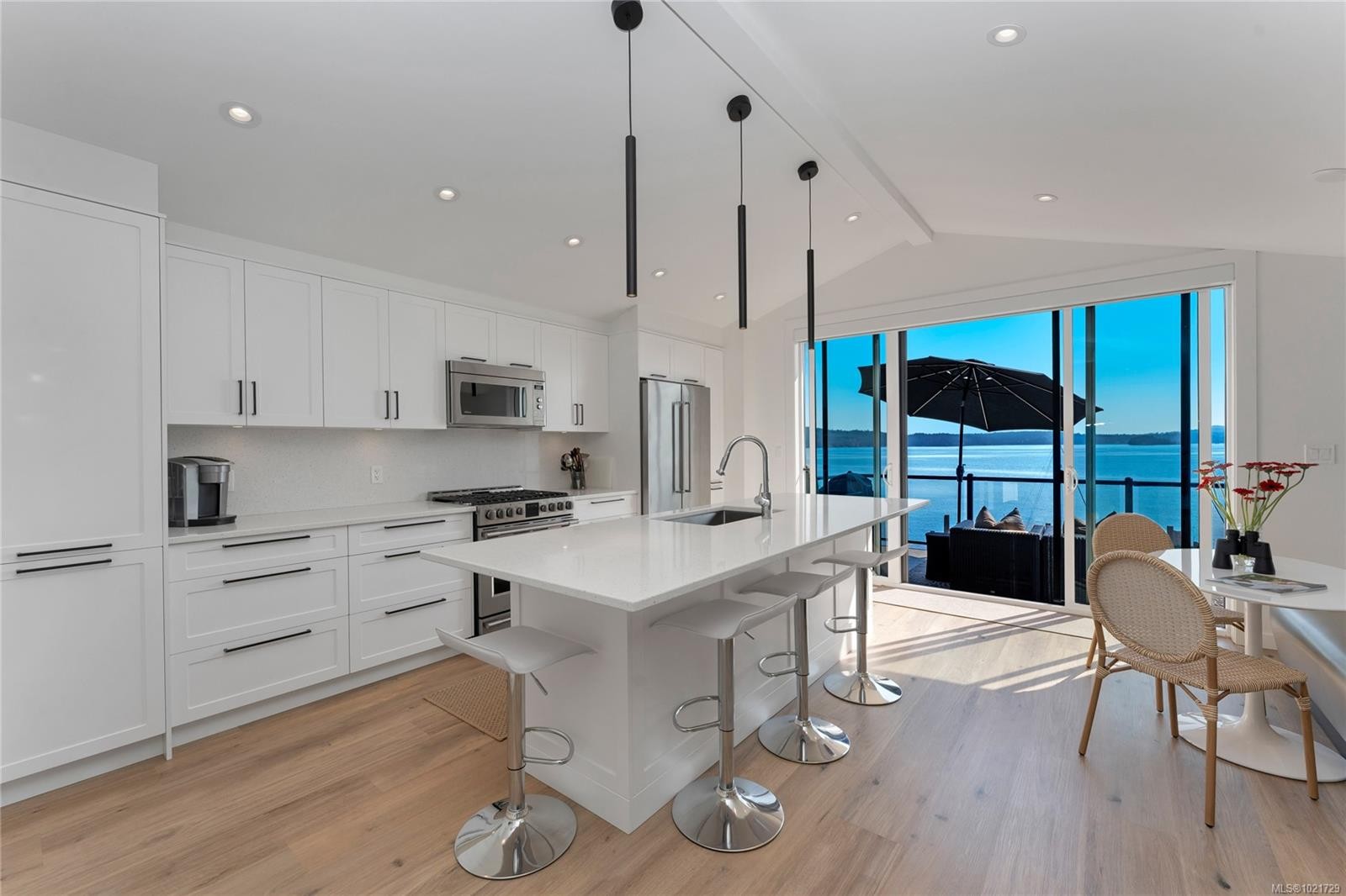 4-1723 Sandy Beach Rd, Mill Bay, BC