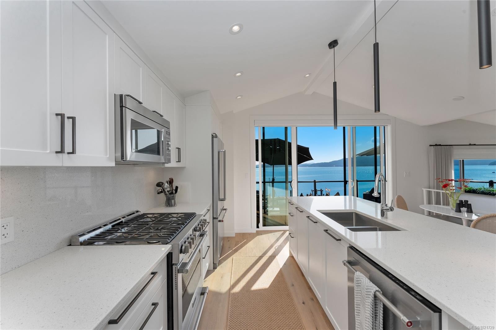 4-1723 Sandy Beach Rd, Mill Bay, BC